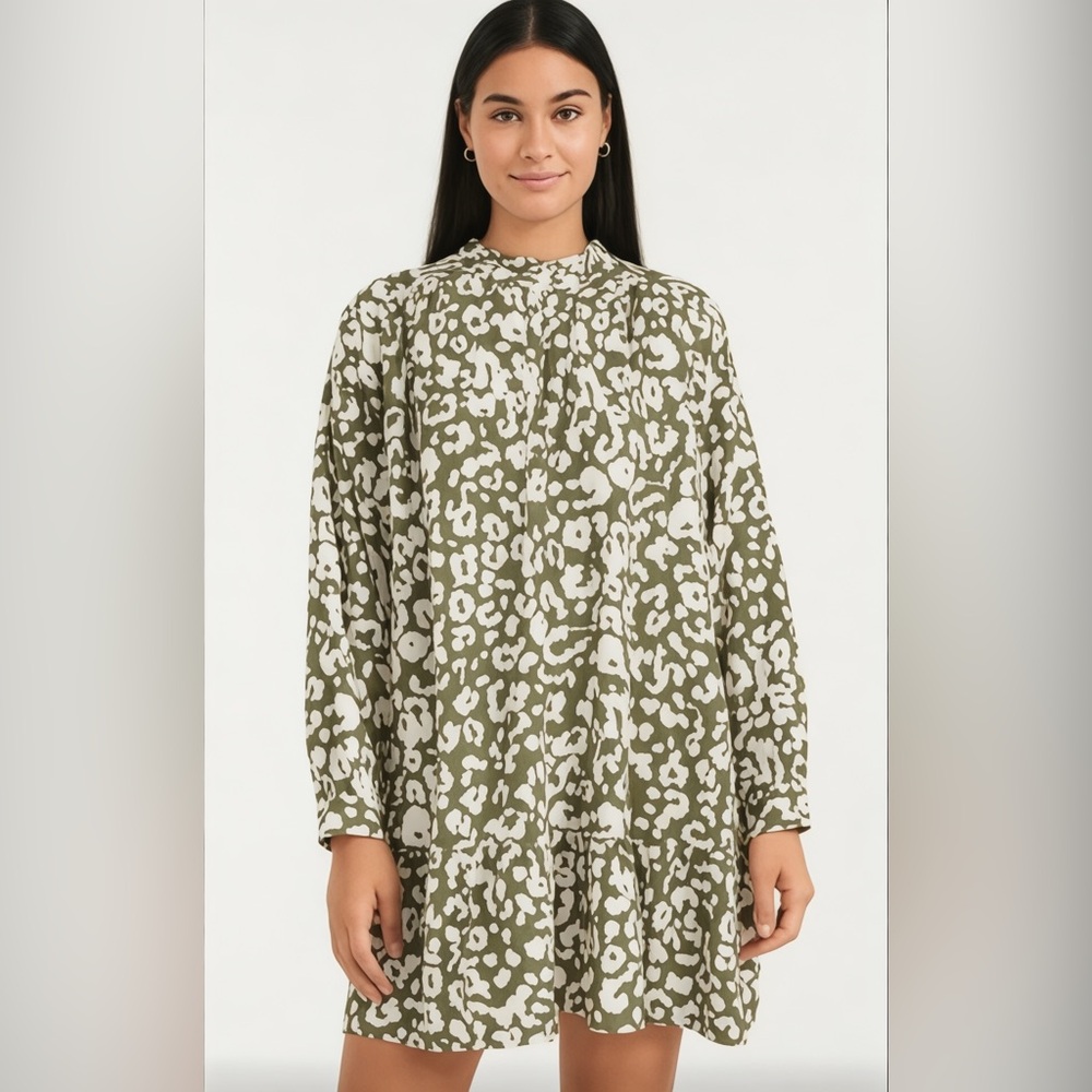 NWT ELIZABETH And JAMES Sage Green Cheetah Print Oversized Peasant Boho Dress L